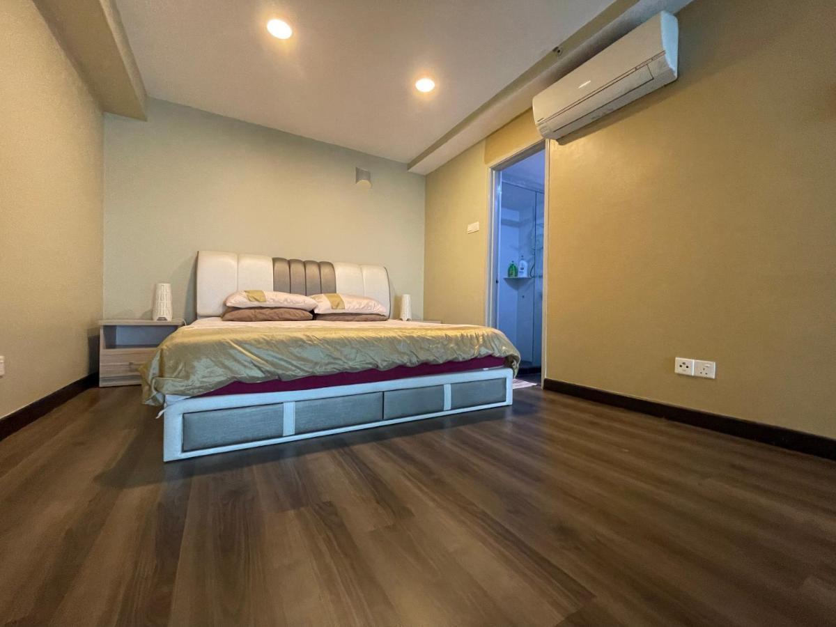 Premier At Maritime Apartment George Town